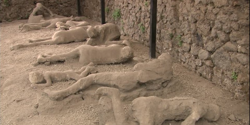 Mesaje din trecut: 5 curiozități despre oamenii pietrificați din Pompeii