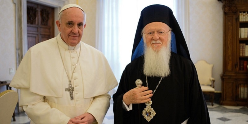 De ce preoții catolici nu poartă barbă precum cei ortodocși?