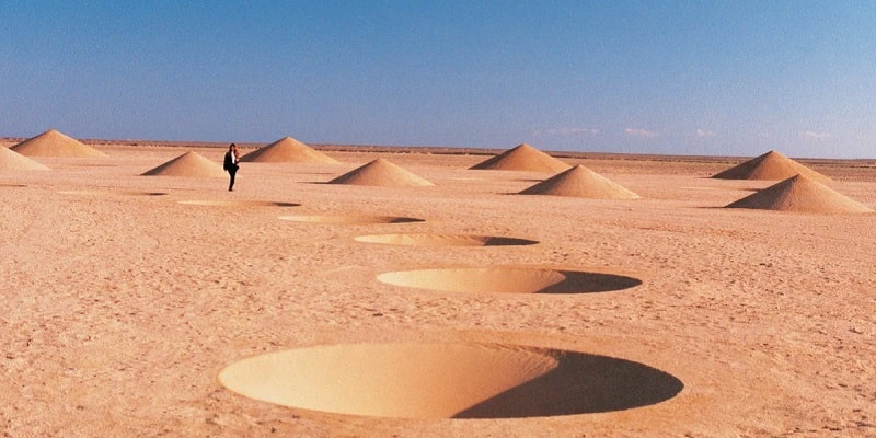 Ce se află sub nisipul din deșertul Sahara?