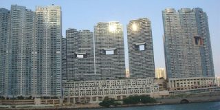 De ce blocurile din Hong Kong au găuri uriașe în mijloc? Motivul incredibil