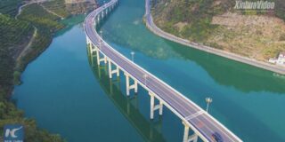 De ce a construit China o șosea chiar pe mijlocul unui râu?